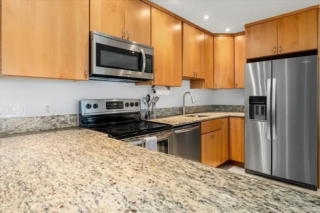 Listing Image for 49 W Lipoa St D 225 28 of 42