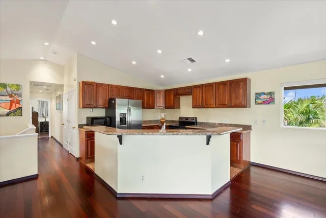 Listing Image for 99 Honuea Pl 25 of 50