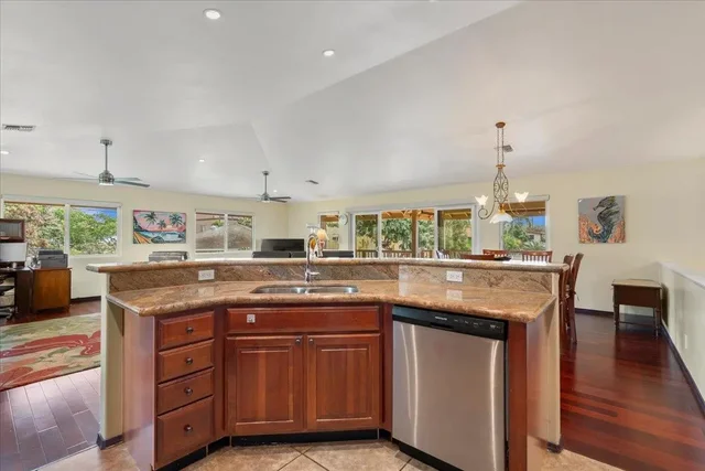 Listing Image for 99 Honuea Pl 28 of 50