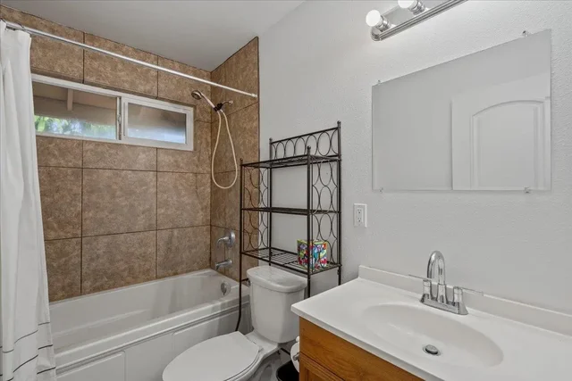 Listing Image for 99 Honuea Pl 43 of 50