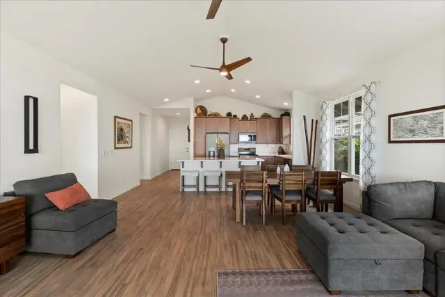 Listing Image for 37 Kupaloke St 10 of 48