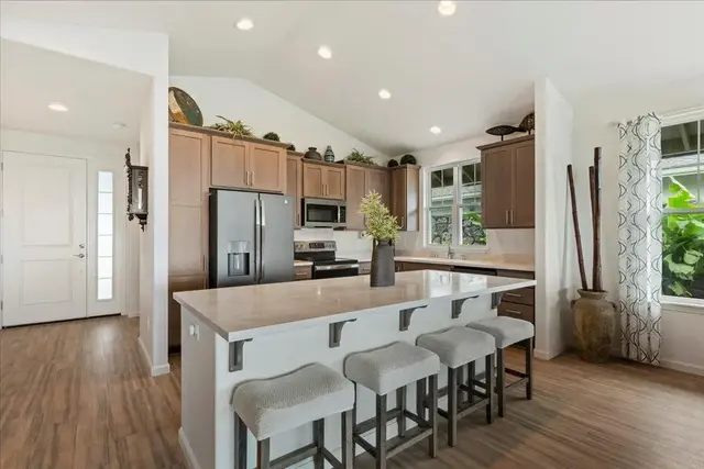 Listing Image for 37 Kupaloke St 11 of 48