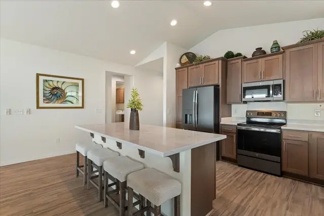 Listing Image for 37 Kupaloke St 12 of 48