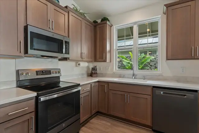 Listing Image for 37 Kupaloke St 14 of 48