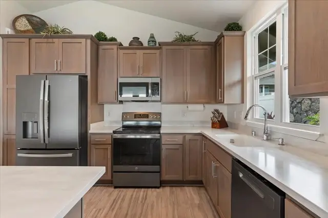 Listing Image for 37 Kupaloke St 16 of 48