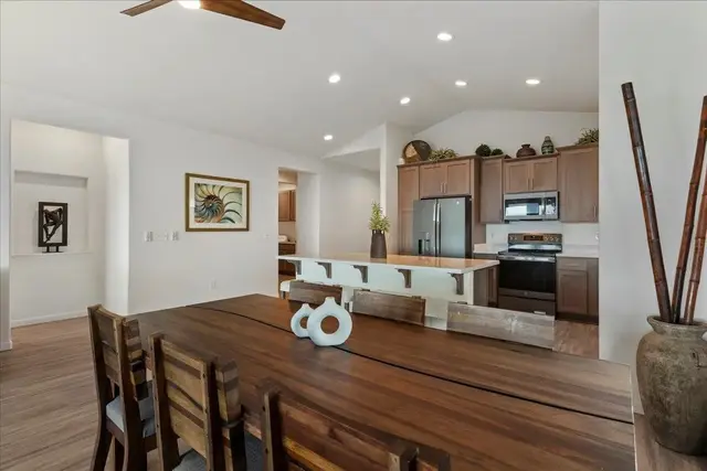 Listing Image for 37 Kupaloke St 19 of 48
