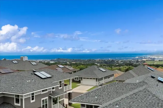 Listing Image for 37 Kupaloke St 25 of 48