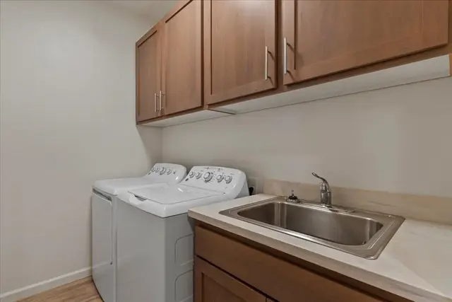 Listing Image for 37 Kupaloke St 39 of 48