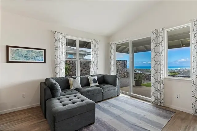 Listing Image for 37 Kupaloke St 7 of 48