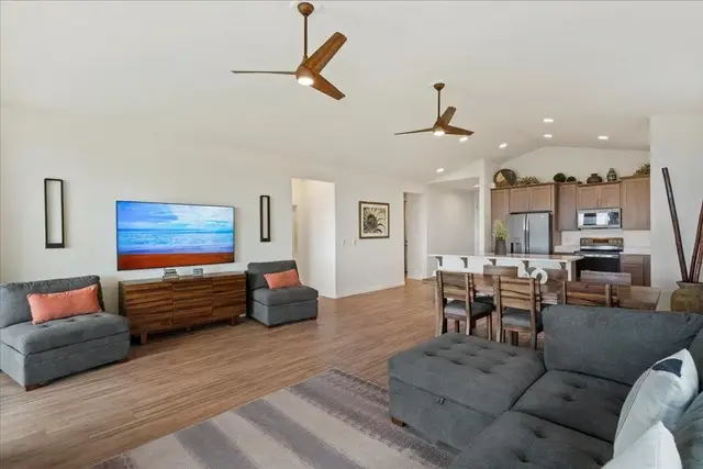 Listing Image for 37 Kupaloke St 8 of 48