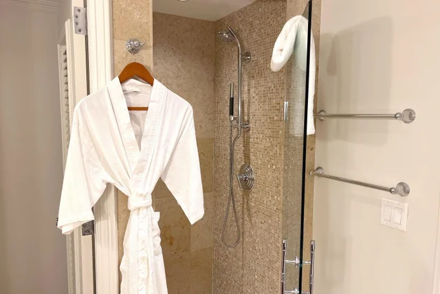 Listing Image for 1 Ritz Carlton Dr 1601 21 of 24