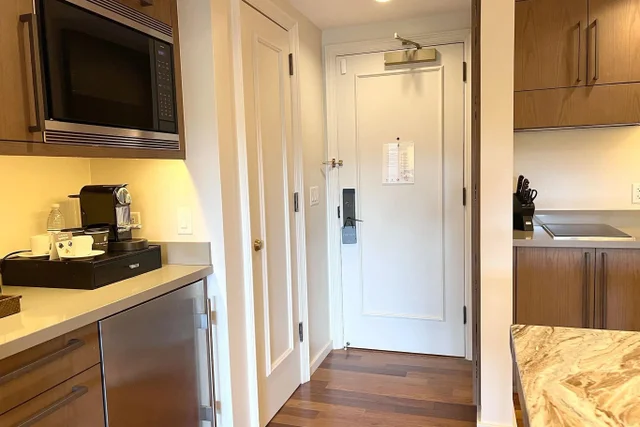 Listing Image for 1 Ritz Carlton Dr 1601 9 of 24