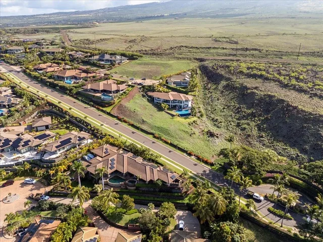 Listing Image for 56 E Mahi Pua Pl 12 of 27