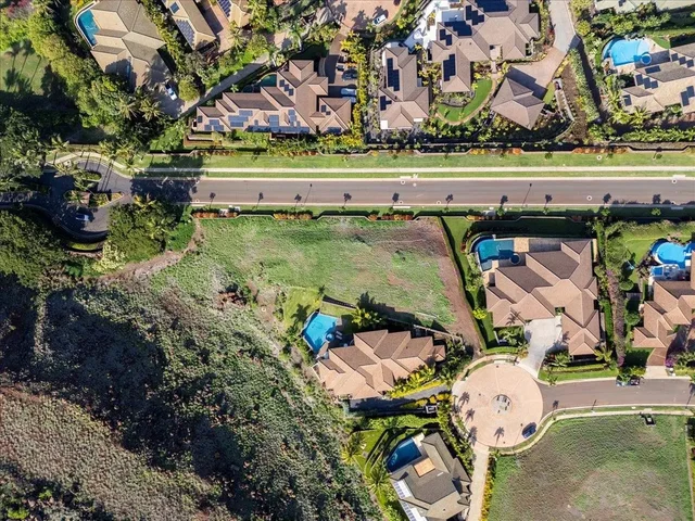 Listing Image for 56 E Mahi Pua Pl 13 of 27