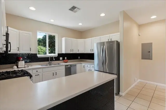 Listing Image for 193 Oluea Cir 12 of 50