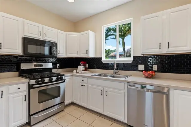 Listing Image for 193 Oluea Cir 13 of 50