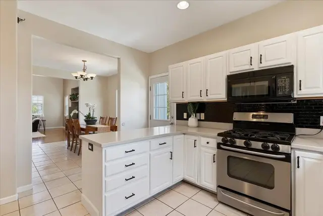 Listing Image for 193 Oluea Cir 15 of 50
