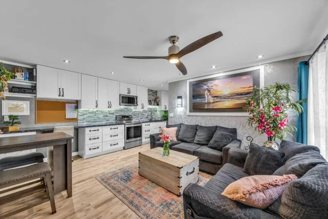 Listing Image for 160 Keonekai Rd 13-102 1 of 36