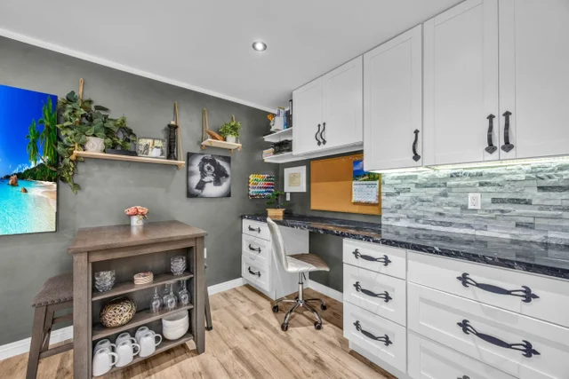 Listing Image for 160 Keonekai Rd 13-102 10 of 36