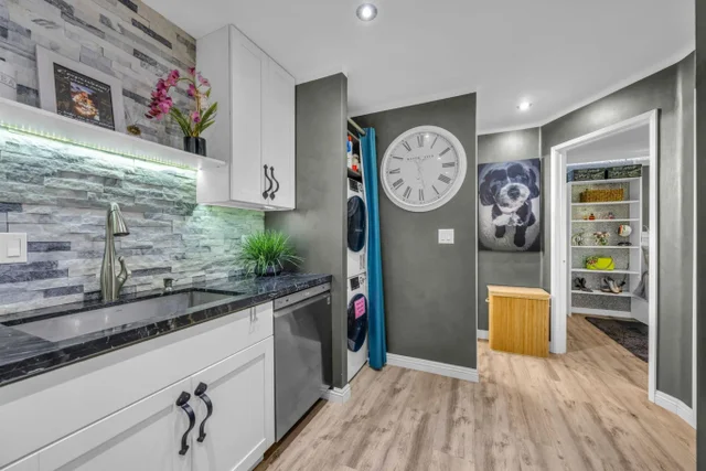 Listing Image for 160 Keonekai Rd 13-102 12 of 36