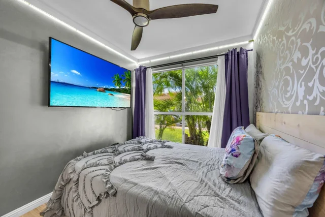 Listing Image for 160 Keonekai Rd 13-102 15 of 36