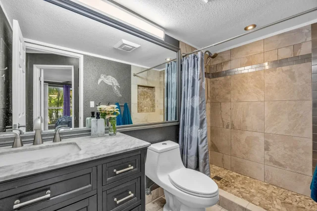 Listing Image for 160 Keonekai Rd 13-102 18 of 36