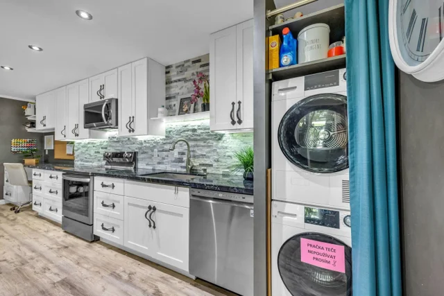 Listing Image for 160 Keonekai Rd 13-102 7 of 36