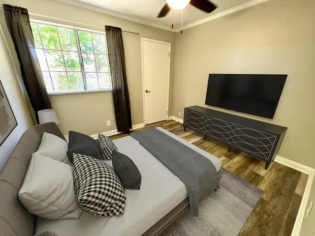 Listing Image for 140 Uwapo Rd 6-102 13 of 24
