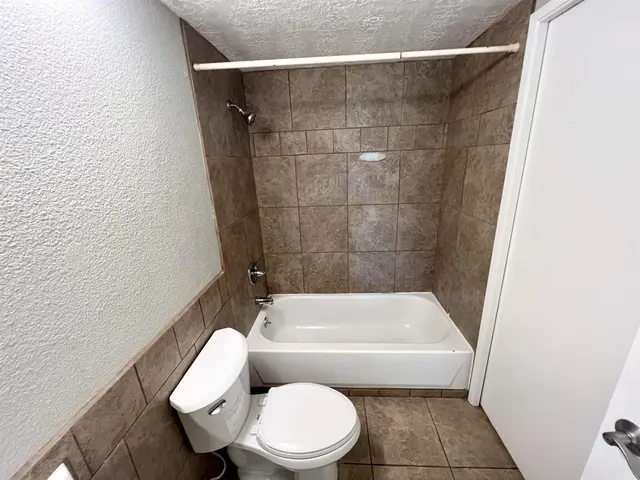 Listing Image for 140 Uwapo Rd 6-102 15 of 24