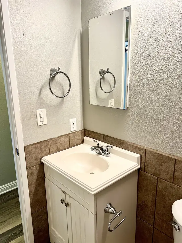Listing Image for 140 Uwapo Rd 6-102 16 of 24