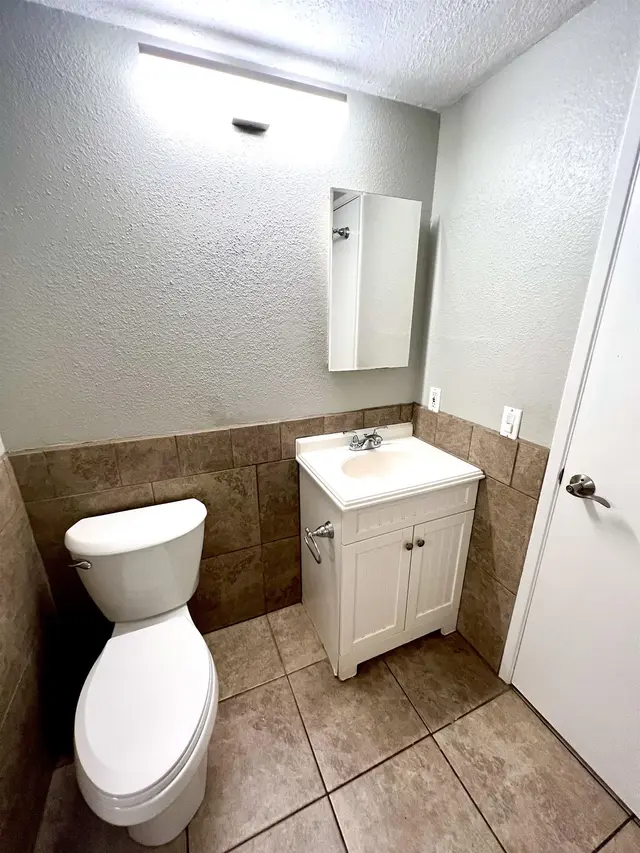 Listing Image for 140 Uwapo Rd 6-102 17 of 24
