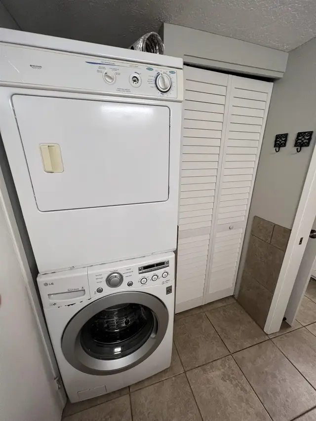 Listing Image for 140 Uwapo Rd 6-102 18 of 24