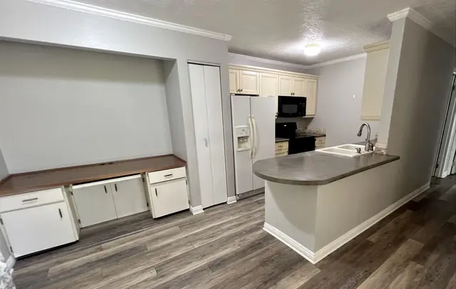 Listing Image for 140 Uwapo Rd 6-102 6 of 24