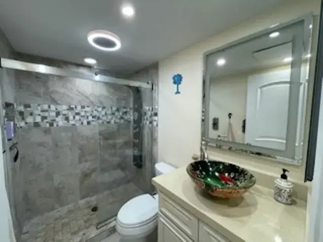 Listing Image for 140 Uwapo Rd 25-101 5 of 5