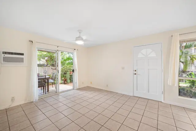 Listing Image for 480 Kenolio Rd 28-105 13 of 47