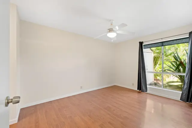 Listing Image for 480 Kenolio Rd 28-105 16 of 47