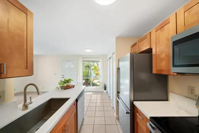 Listing Image for 480 Kenolio Rd 28-105 6 of 47