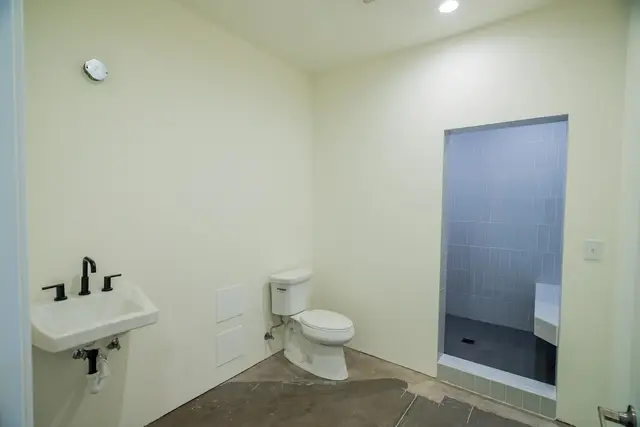 Listing Image for 59 La'a St 14 of 28