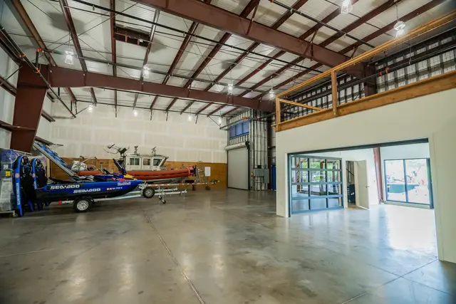 Listing Image for 59 La'a St 16 of 28