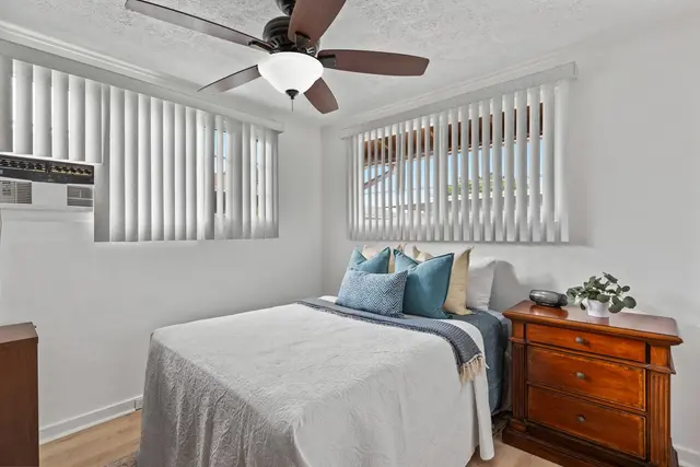 Listing Image for 222 W Hawaii St 13 of 37