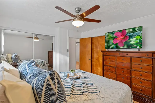 Listing Image for 222 W Hawaii St 17 of 37