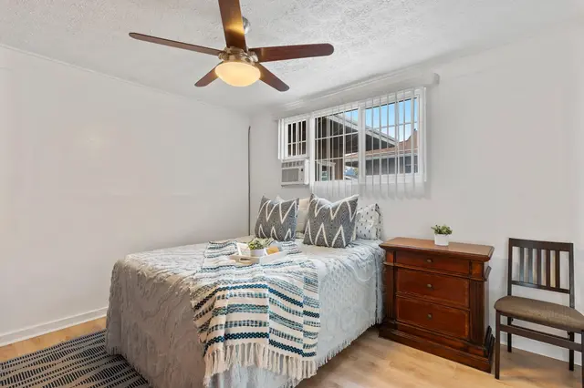 Listing Image for 222 W Hawaii St 18 of 37
