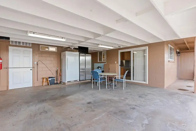 Listing Image for 222 W Hawaii St 24 of 37