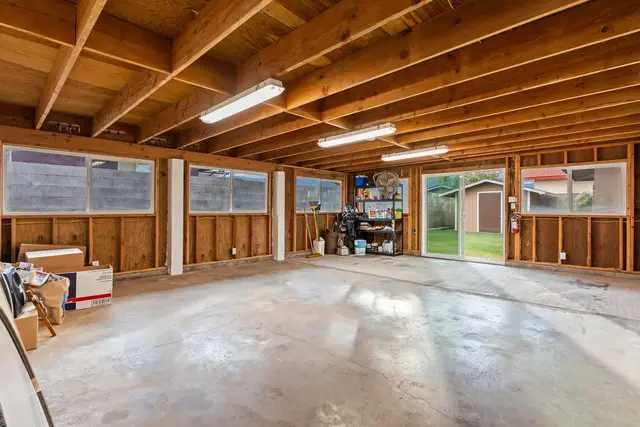 Listing Image for 222 W Hawaii St 25 of 37