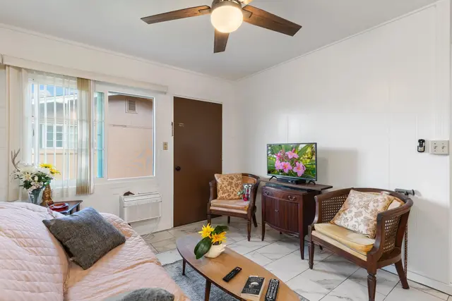 Listing Image for 222 W Hawaii St 28 of 37