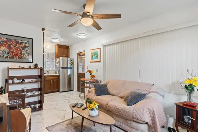 Listing Image for 222 W Hawaii St 29 of 37
