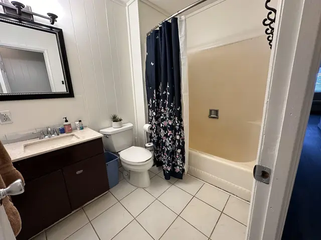 Listing Image for 5161-i Kohi St 12 of 42