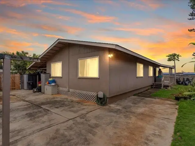 Listing Image for 5161-i Kohi St 22 of 42
