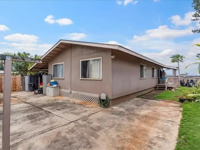 Listing Image for 5161-i Kohi St 28 of 42