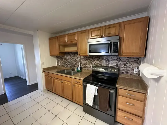 Listing Image for 5161-i Kohi St 7 of 42